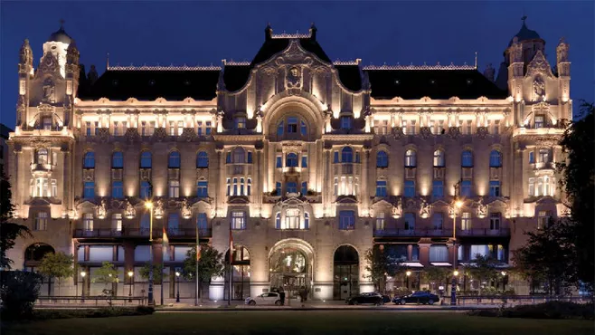 Building facade lighting